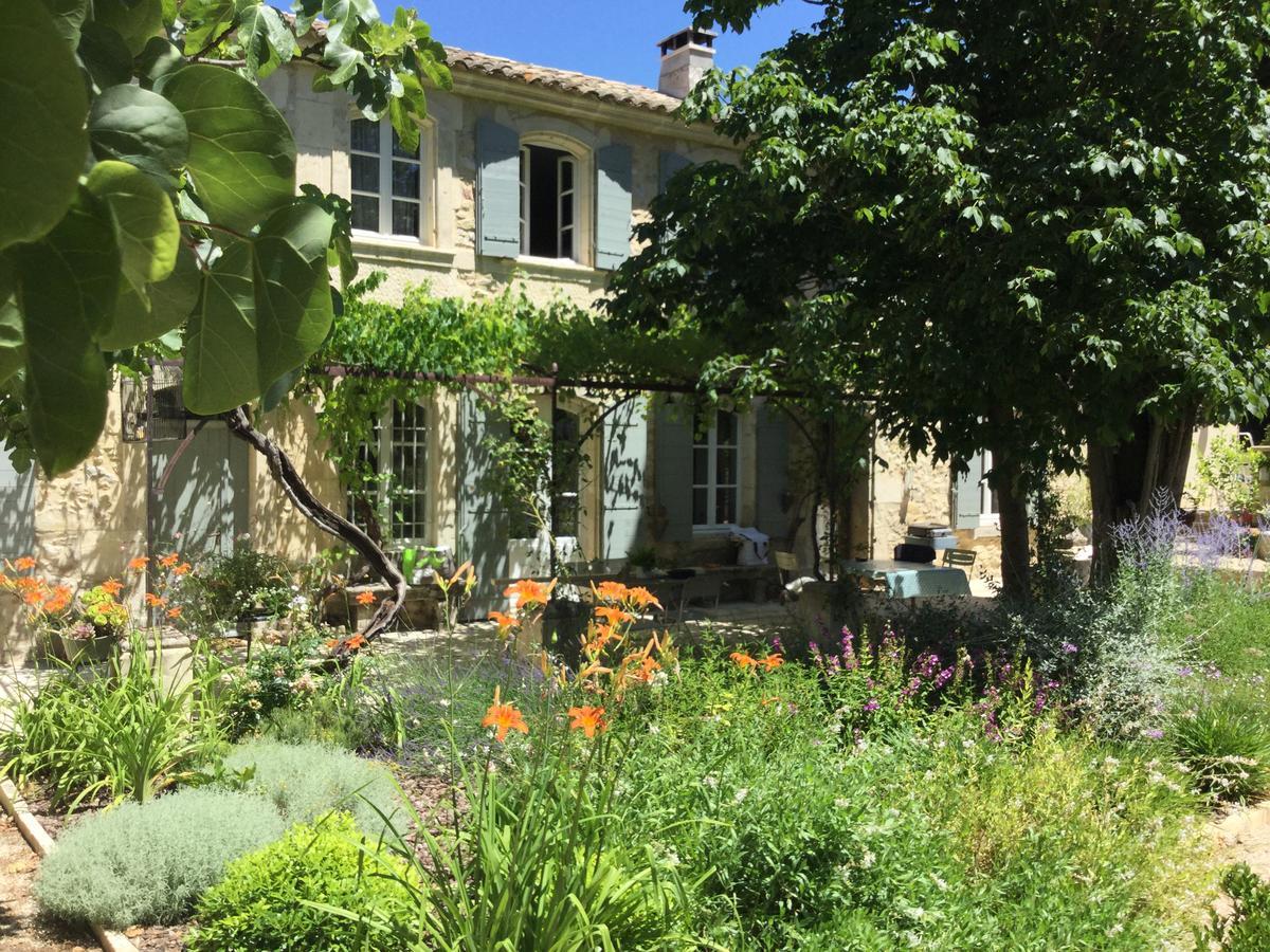 Hotel Mas De Rique Saint-Étienne-du-Grès Esterno foto